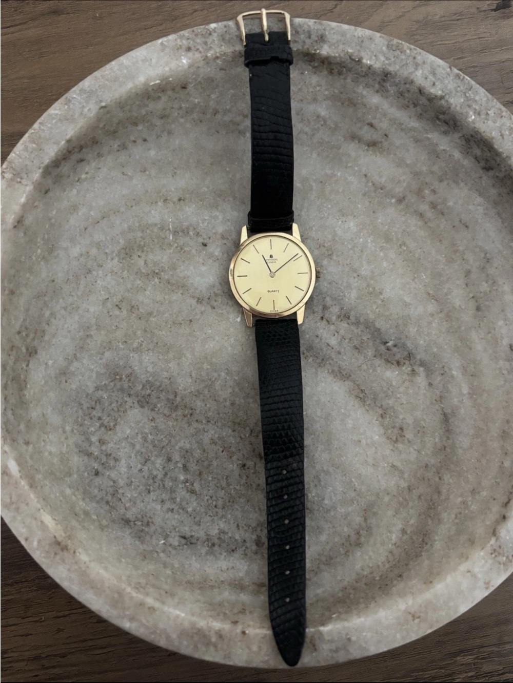 Universal Geneve Gold-Tone Men's Quartz Watch with Cream Dial and Black Strap - Picture 2 of 10